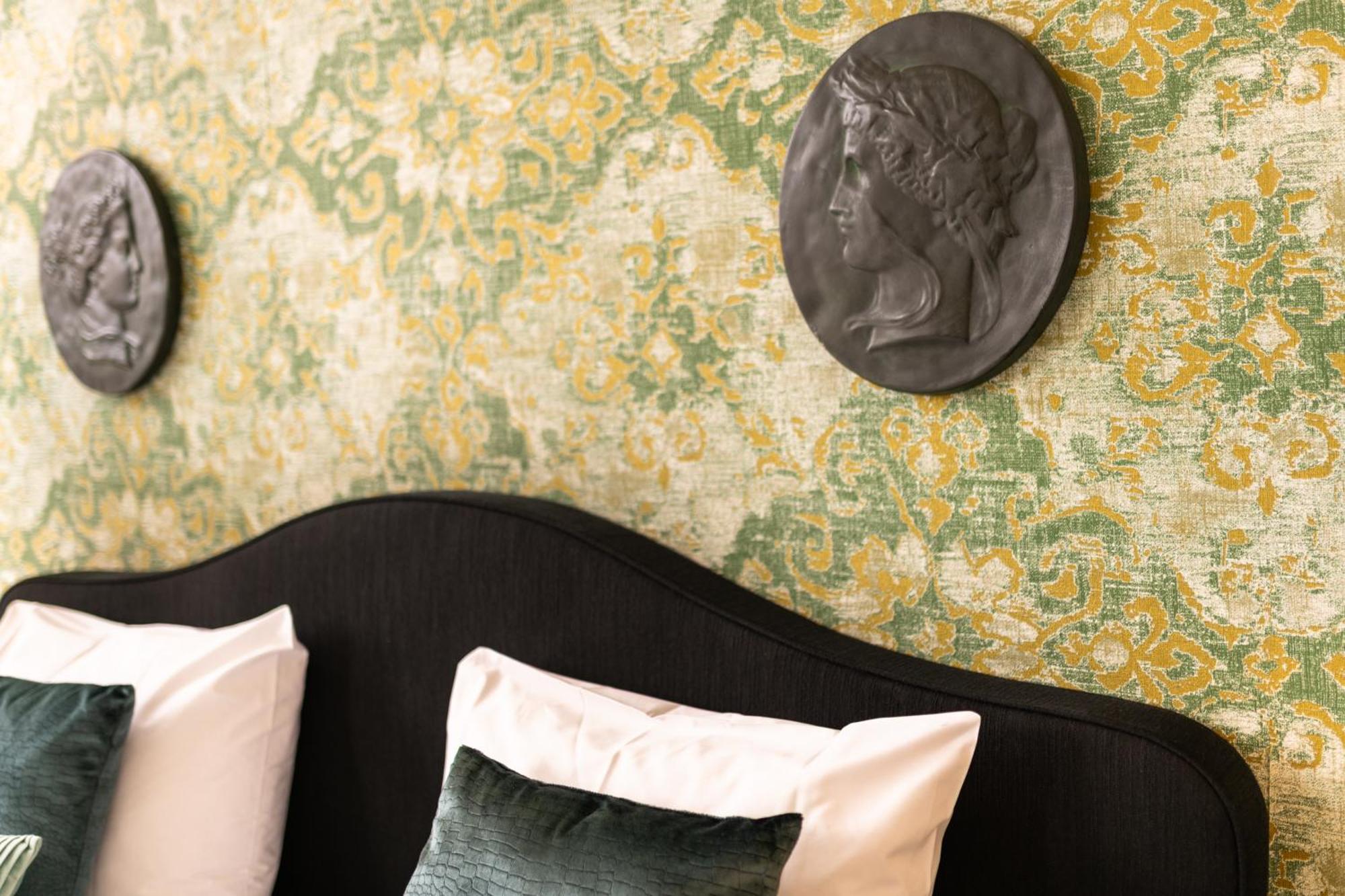 Grand Boutique Hotel-Restaurant Huis Vermeer Deventer Room photo
