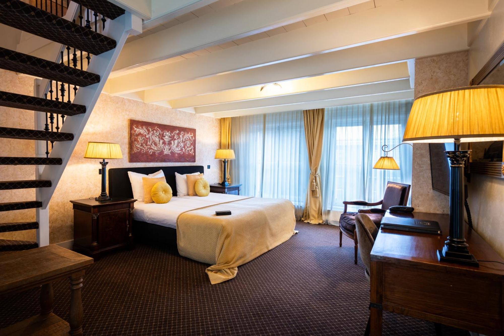 Grand Boutique Hotel-Restaurant Huis Vermeer Deventer Room photo