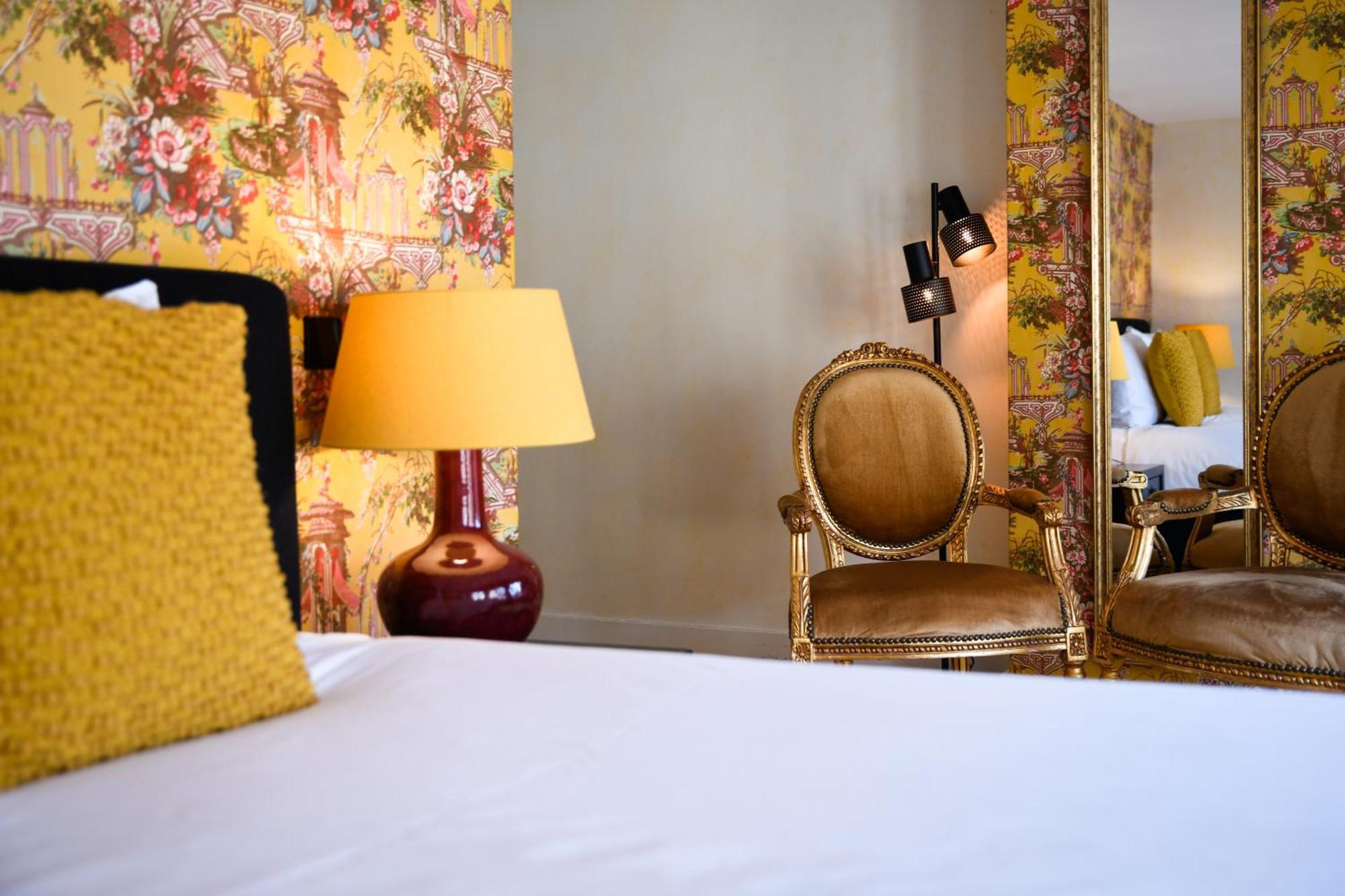Grand Boutique Hotel-Restaurant Huis Vermeer Deventer Room photo