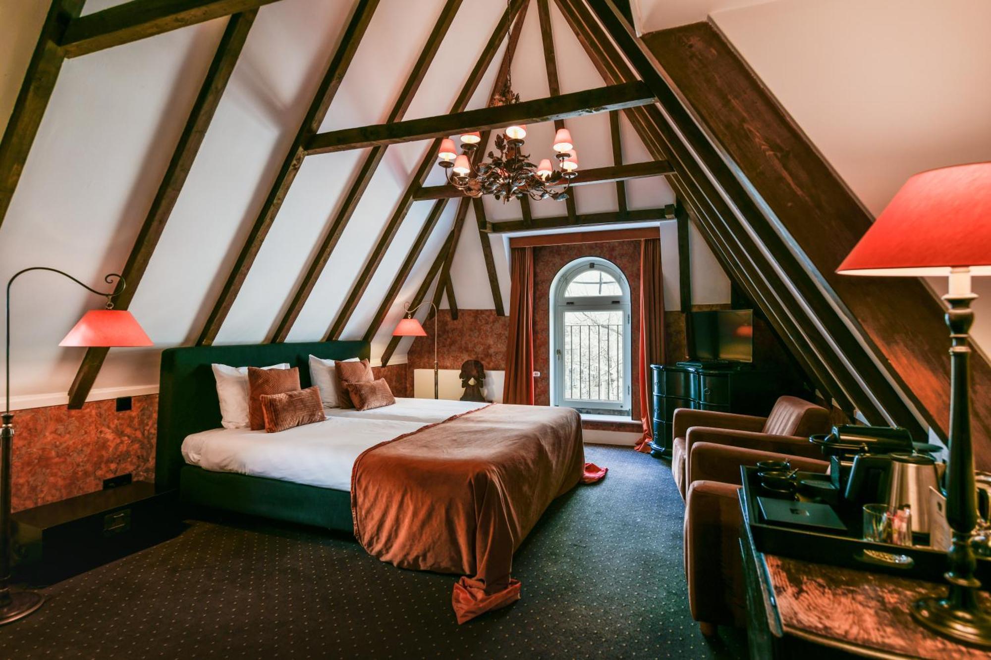 Grand Boutique Hotel-Restaurant Huis Vermeer Deventer Room photo